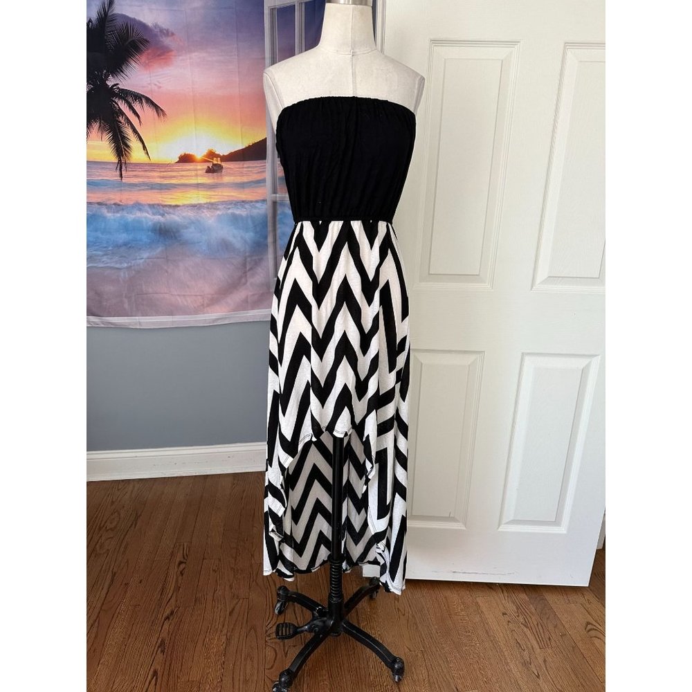 Joel black and white strapless dress XS/S